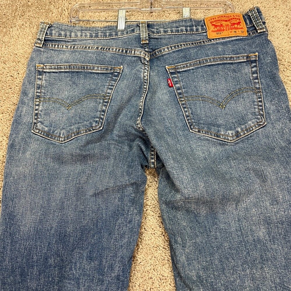 Levis 511 Jeans Mens 36x32 Medium Wash Blue Straight Leg 5 Pocket Denim EUC - Picture 4 of 14